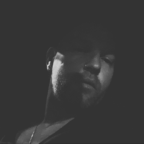 Meet your Posher, Ron - Picture 7 of 10